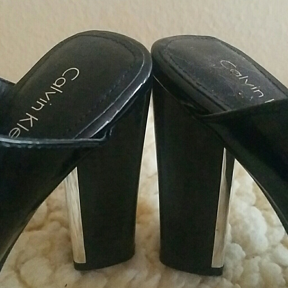 Shoes - Picture 4 of 6
